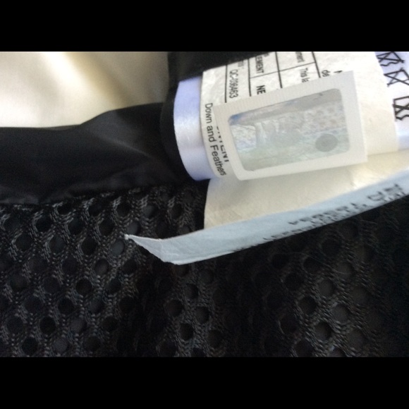 Canada Goose Duncan Down Vest - Picture 9 of 13